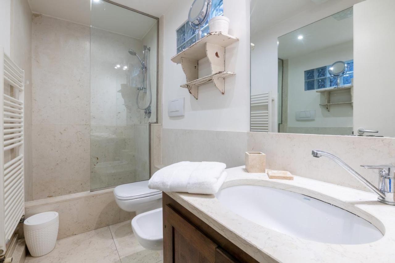 Exclusive Elegant Apartment In Pieno Centro! X4 리미니 외부 사진