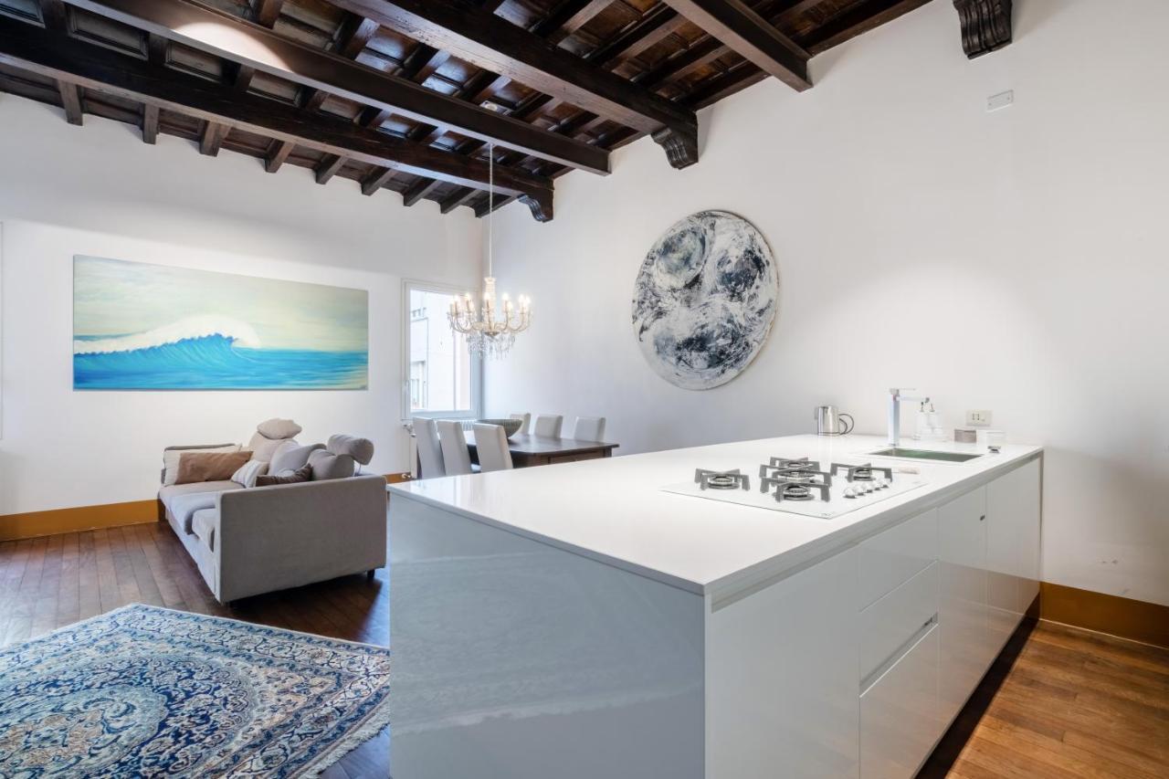 Exclusive Elegant Apartment In Pieno Centro! X4 리미니 외부 사진